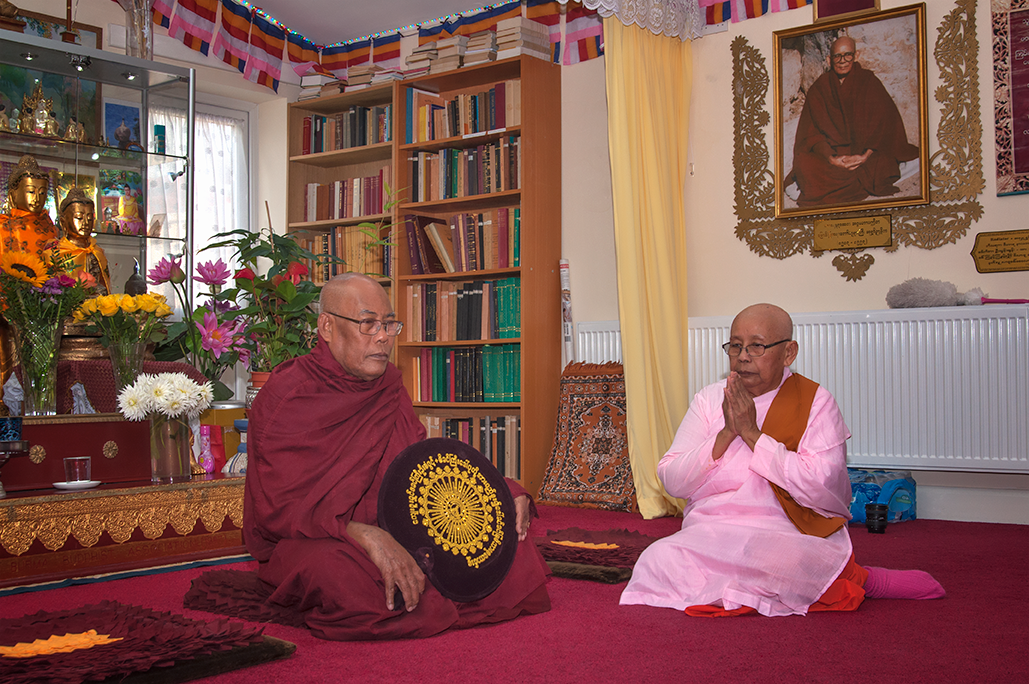 Donlaba Yahan & Nun @ Tisarana Vihara, August 2017